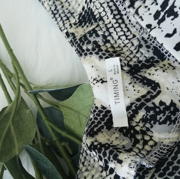Timing Snake Skin Pattern Sz L Tank Top - Picture 5 of 6